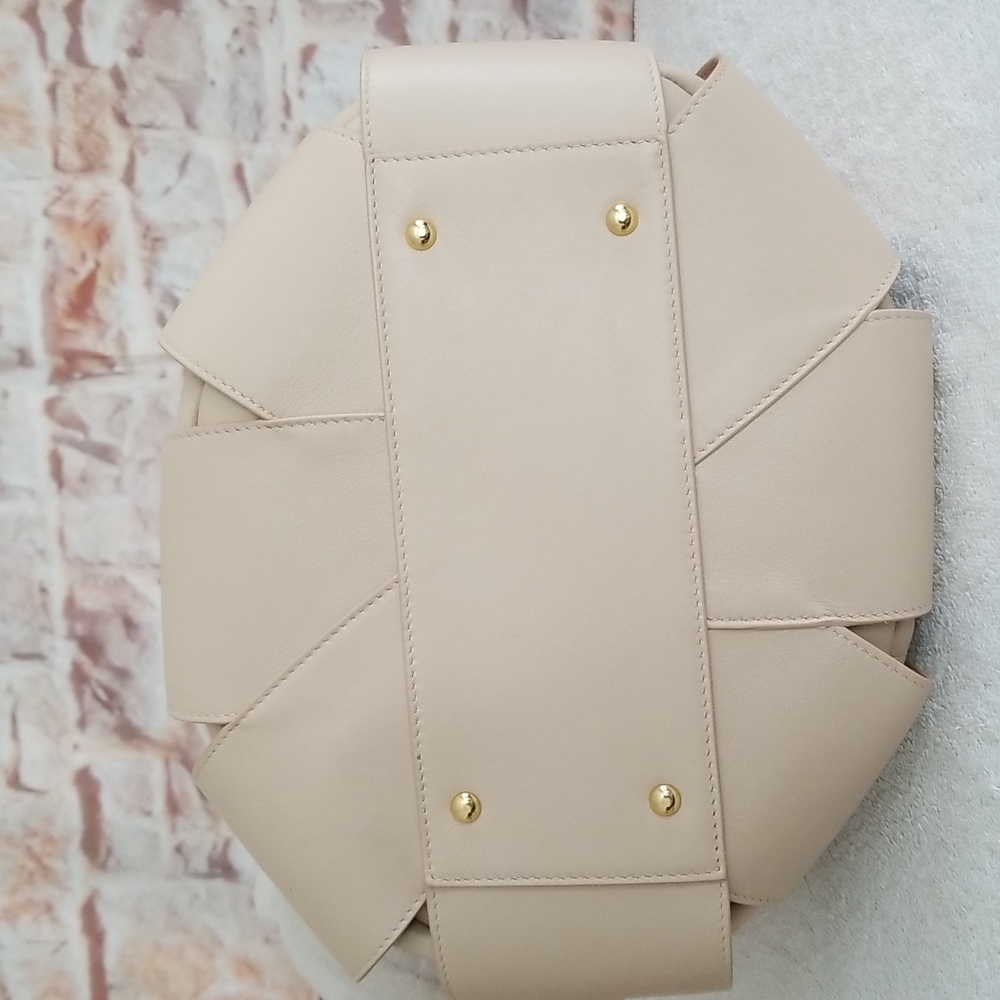 New Ulla Johnson Lotus Pleated Leather Bucket Bag - Picture 9 of 12